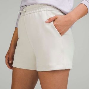 Lululemon Softstreme Shorts 4” WHTO